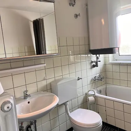 Gaeste-, Handwerkerzimmer *